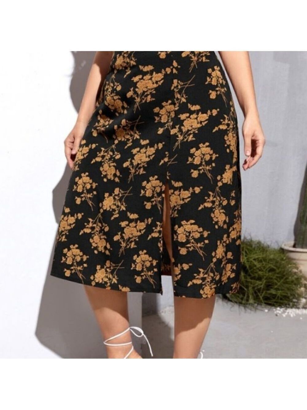 Casual Women Floral Print With Front Slip Skirt NWOT Size S - Picture 9 of 13